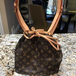 Authentic Louis Vuitton Petite Noe Bucket Bag